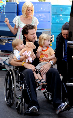 Dean McDermott, Tori Spelling, Liam McDermott,Stella McDermott Dean McDermott, Tori Spelling, Liam McDermott,Stella McDermott